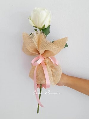 ช่อดอกกุหลาบ 1 ดอก