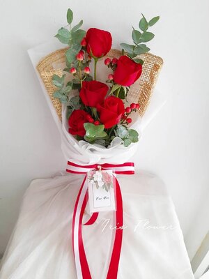 ช่อดอกกุหลาบ 5 ดอก