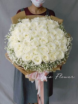 ช่อดอกกุหลาบสีขาว 40 ดอก