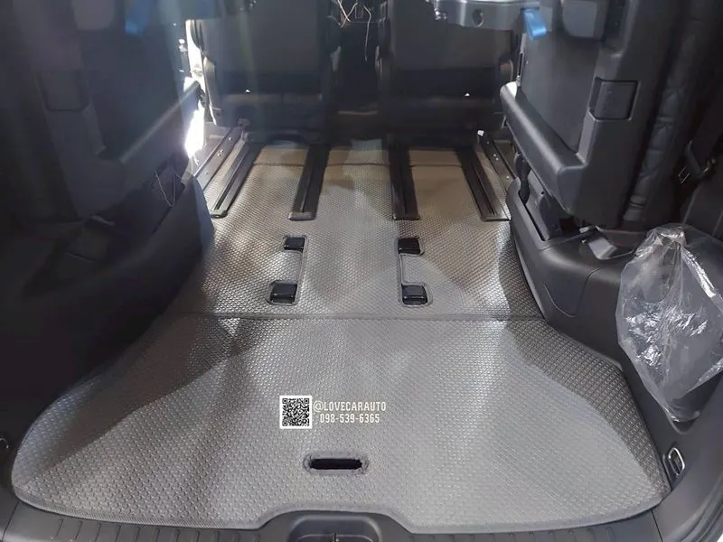 พรมรถตู้ NISSAN SERENA กระดุมเล็กสีเทา