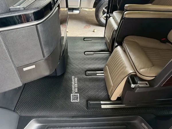 พรมกระดุมรถตู้ volkswagen caravelle กระดุม เล็กสีดำ