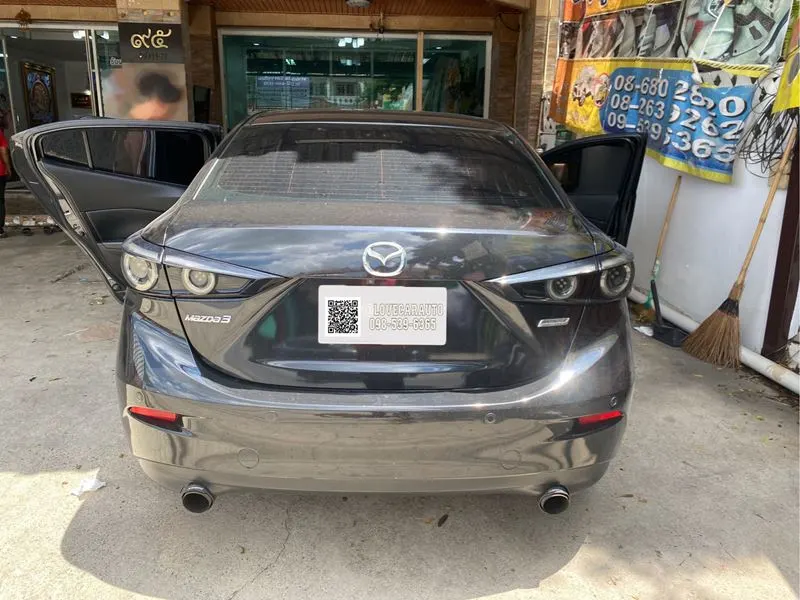 พรมปูพื้นรถยนต์ Mazda 3 2014 พรมvvip สีแดงไวน์ด้ายทอง