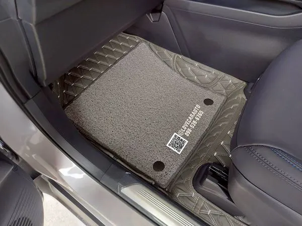 พรมปูพื้นรถยนต์ 7D Yaris Cross สีเทาด้ายคู่+ไวนิลเทา