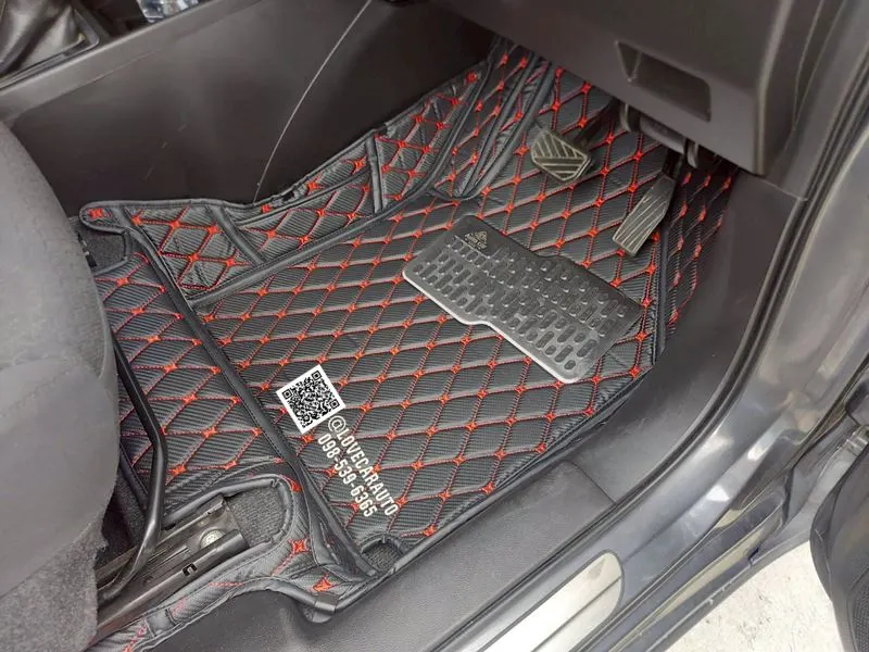 พรมปูพื้นรถยนต์6D Suzuki Swift 2020 สีดำด้ายแดงเคฟล่า