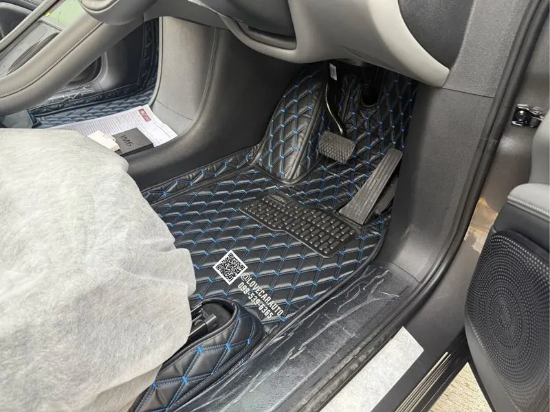 พรมปูพื้นรถยนต์ 6D MG IM6 VVIP ด้ายคู่สีดำด้ายน้ำเงิน