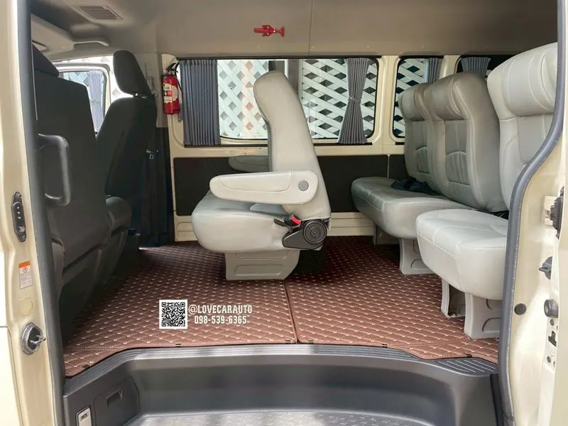 พรมรถตู้ Toyota Commuter 2025 ดัดแปลง