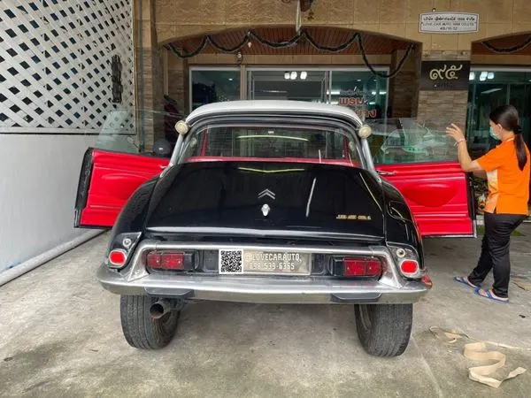 พรมปูพื้นรถยนต์ citroen DS21 vvip ด้ายคู่ สีดำด้ายแดง