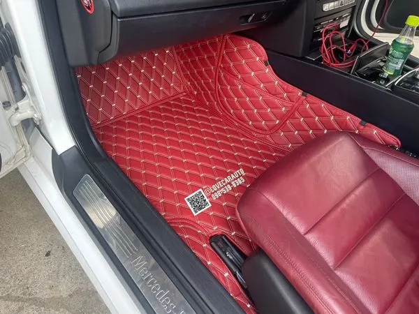 พรมปูพื้นรถยนต์ 6D Benz E200 W207 สีแดงไวน์ด้ายทอง