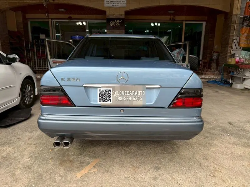 พรมกระดุมรถยนต์ Benz E220 w124 Pvc กระดุมเล็กสีเทา