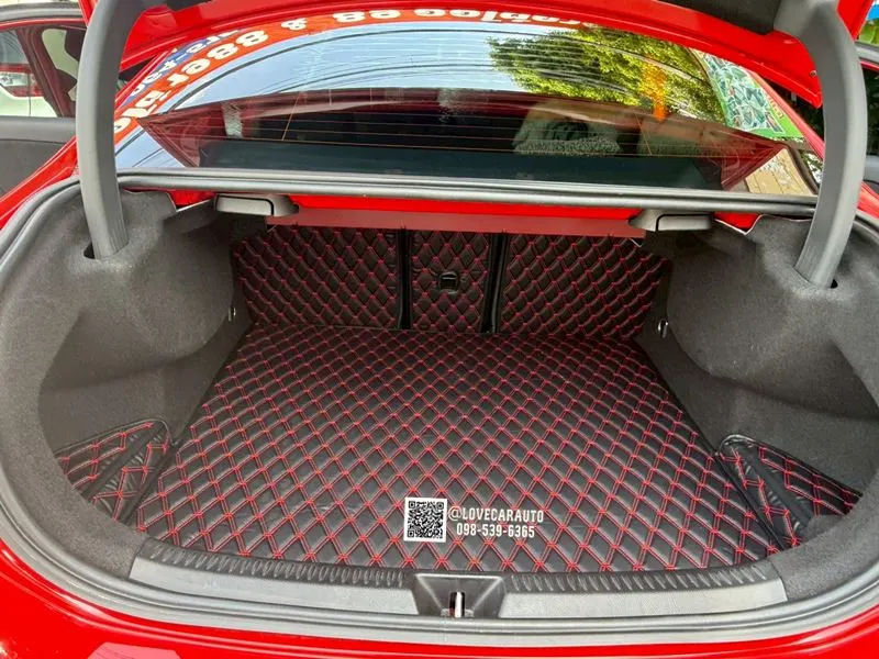 พรมปูพื้นรถยนต์6D Benz A200 VViP ด้ายคู่สีดำด้ายแดง