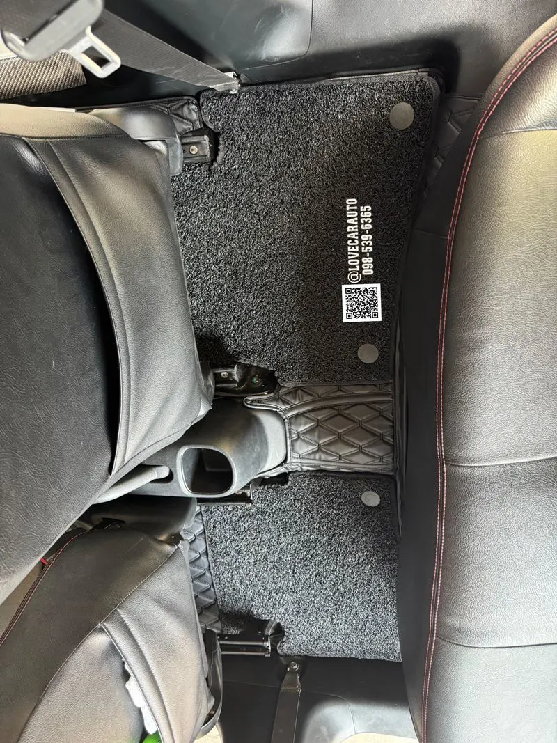 พรมปูพื้นรถยนต์ 7D Honda Brio amaze VVIP ด้ายคู่สีดำ+ไวนิลสีดำ