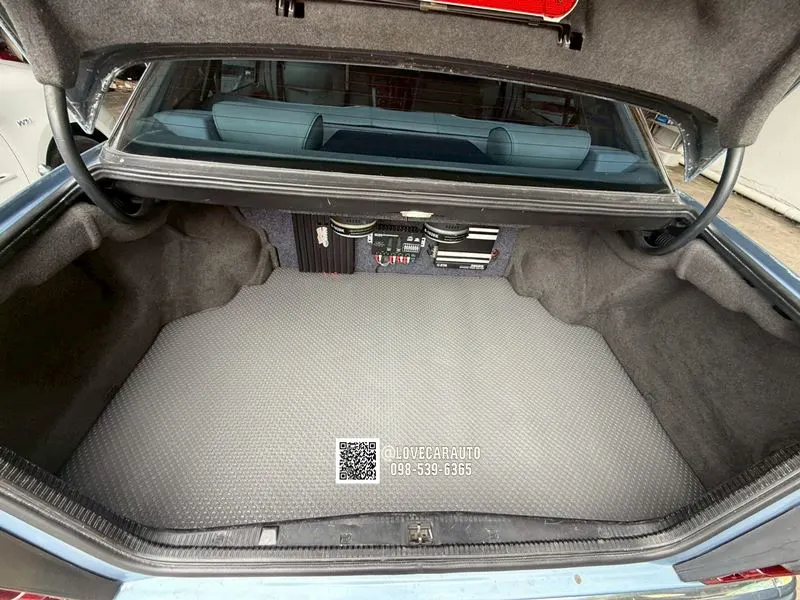 พรมกระดุมรถยนต์ Benz E220 w124 Pvc กระดุมเล็กสีเทา