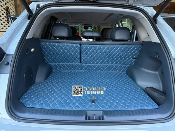 พรมปูพื้นรถยนต์ GEELY EX5 สีน้ำเงินด้ายทอง