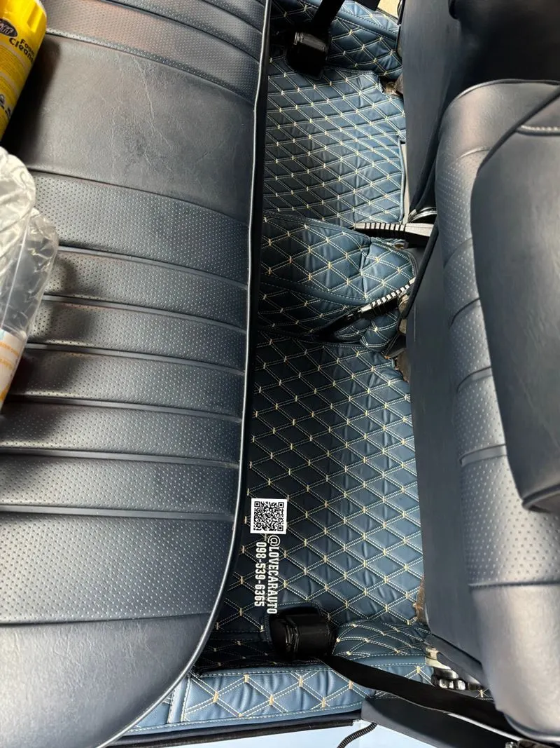 พรมปูพื้นรถยนต์ Benz 200 w114