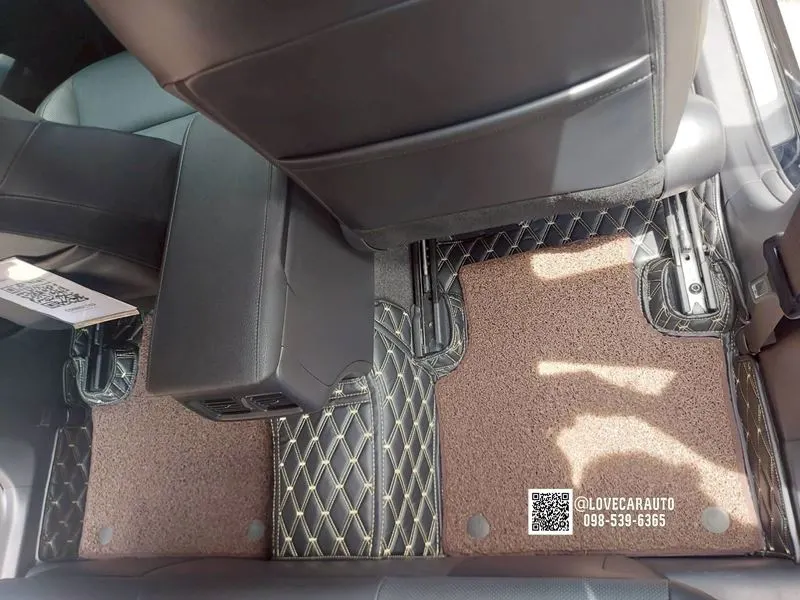 พรมปูพื้นรถยนต์ 6D Toyota Camry 2025 H สีดำด้ายทองด้ายคู่+ไวนิลน้ำตาล