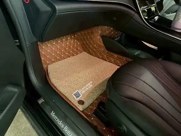 พรมรถยนต์ ใกล้ฉัน Mercedes-Benz EQE 300 พรม VVIPด้ายคู่ สีน้ำตาลเข้ม +ไวนิลครีม
