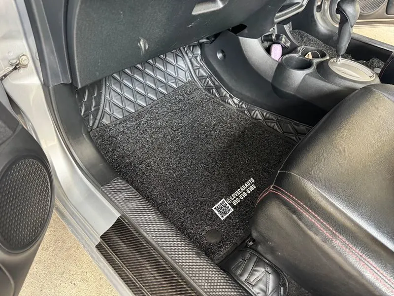 พรมปูพื้นรถยนต์ 7D Honda Brio amaze VVIP ด้ายคู่สีดำ+ไวนิลสีดำ