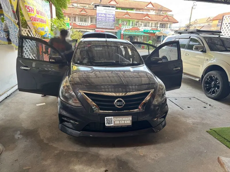 พรมปูพื้นรถยนต์ 7D Nissan almera 2013 ด้ายคู่ สีดำด้ายคู่+ ไวนิลสีครีม