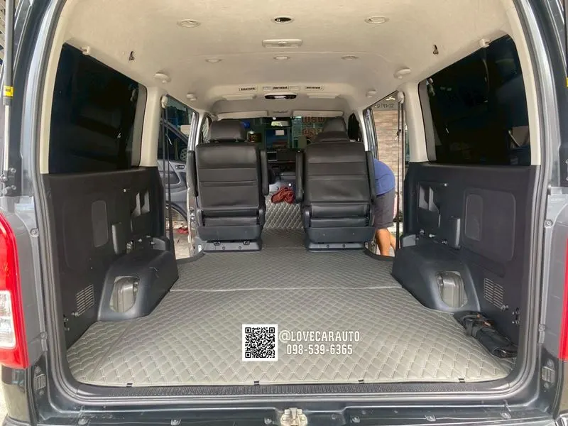 พรมปูพื้นรถยนต์ 7D Toyota Ventury ดัดแปลง สีเทา+ไวนิลเทาVVIP