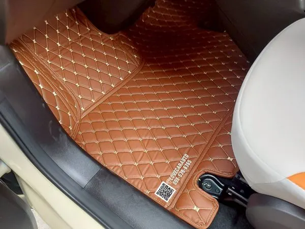 พรมปูพื้นรถยนต์ Lumin สีน้ำตาลเข้ม