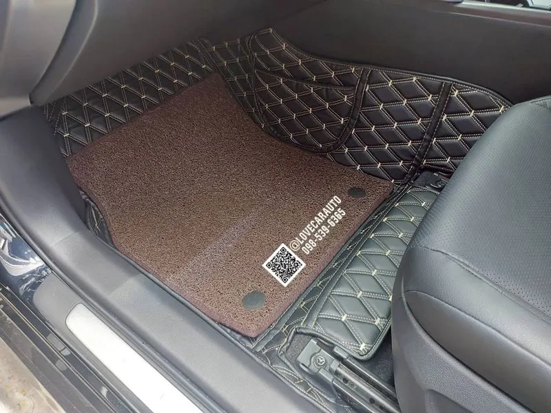 พรมปูพื้นรถยนต์ 6D Toyota Camry 2025 H สีดำด้ายทองด้ายคู่+ไวนิลน้ำตาล