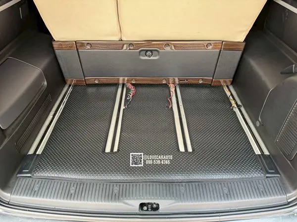 พรมกระดุมรถตู้ volkswagen caravelle กระดุม เล็กสีดำ