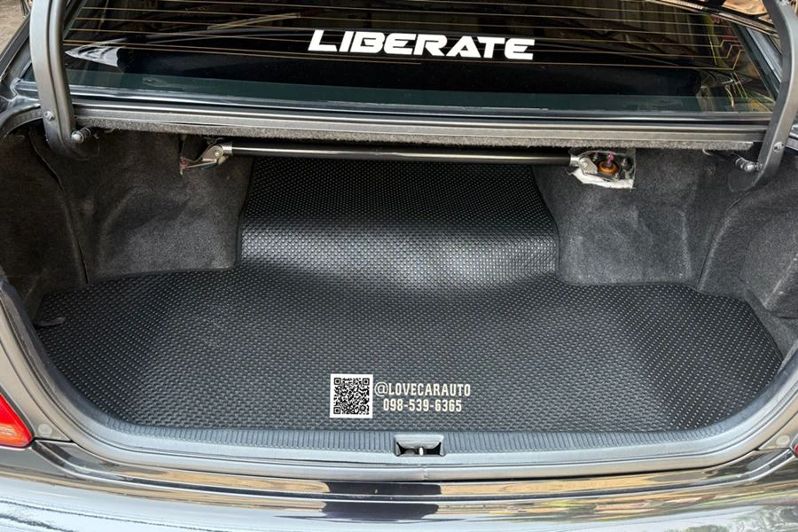 พรมปูพื้นรถยนต์ Toyota Aristo กระดุมเล็ก pvc สีดำ