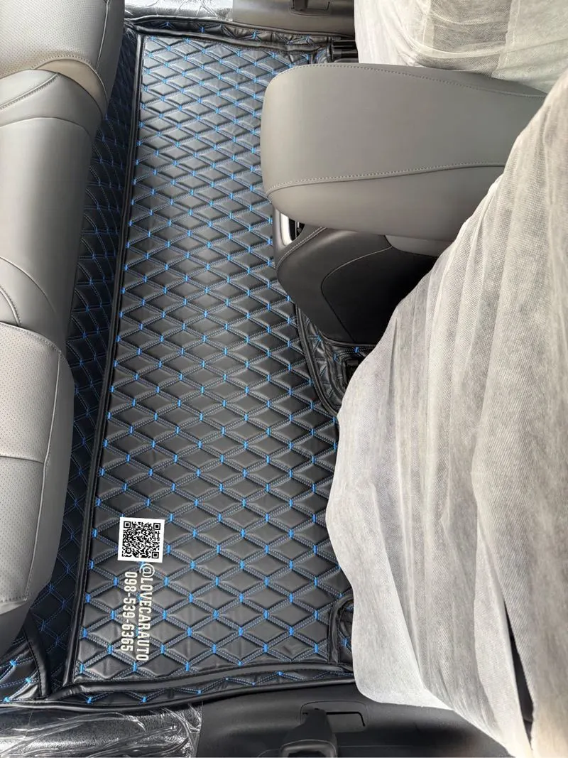 พรมปูพื้นรถยนต์ 6D MG IM6 VVIP ด้ายคู่สีดำด้ายน้ำเงิน