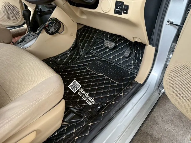 พรมปูพื้นรถยนต์ 6D Toyota Vios 2013 เคฟล่าสีดำด้ายทอง