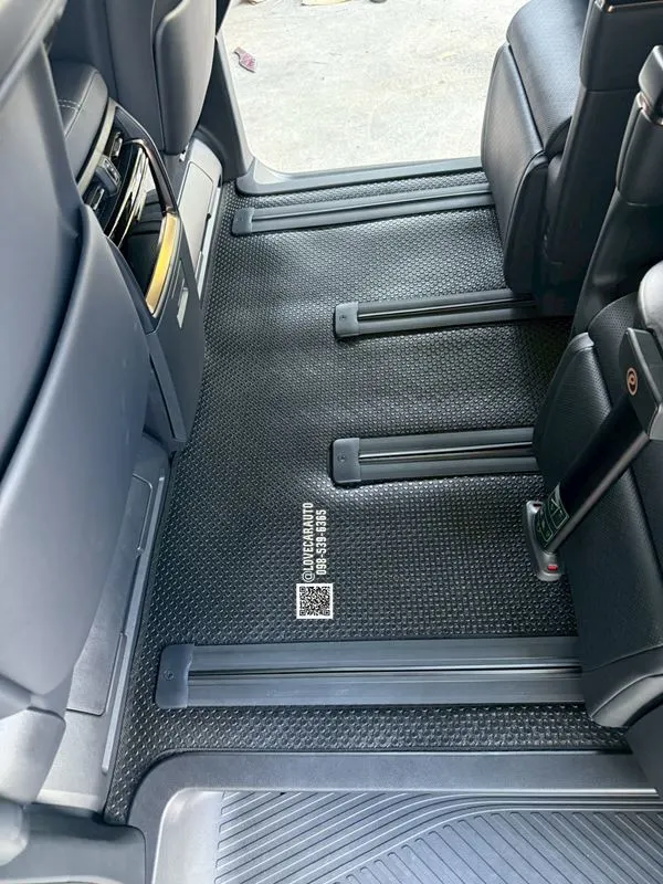 พรมรถตู้ Toyota Vellfire 2025 Pvc กระดุมเล็กสีดำ
