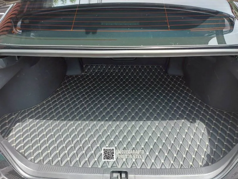 พรมปูพื้นรถยนต์ 6D Toyota Camry 2025 H สีดำด้ายทองด้ายคู่+ไวนิลน้ำตาล