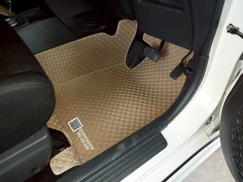 พรมกระดุมปูพื้นรถยนต์ TOYOTA AVANZA กระดุมสีครีม