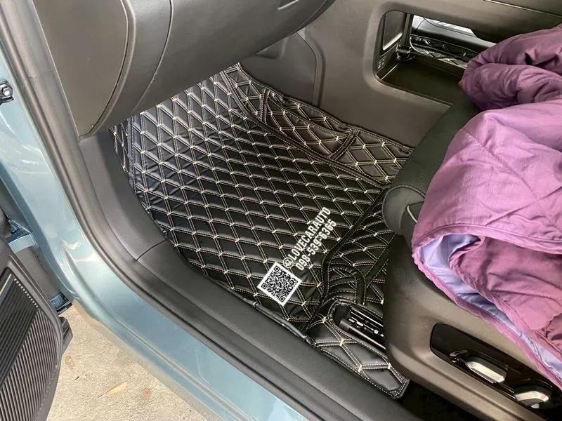 พรมปูพื้นรถยนต์6D Jaecoo7 vvip สีดำด้ายทอง