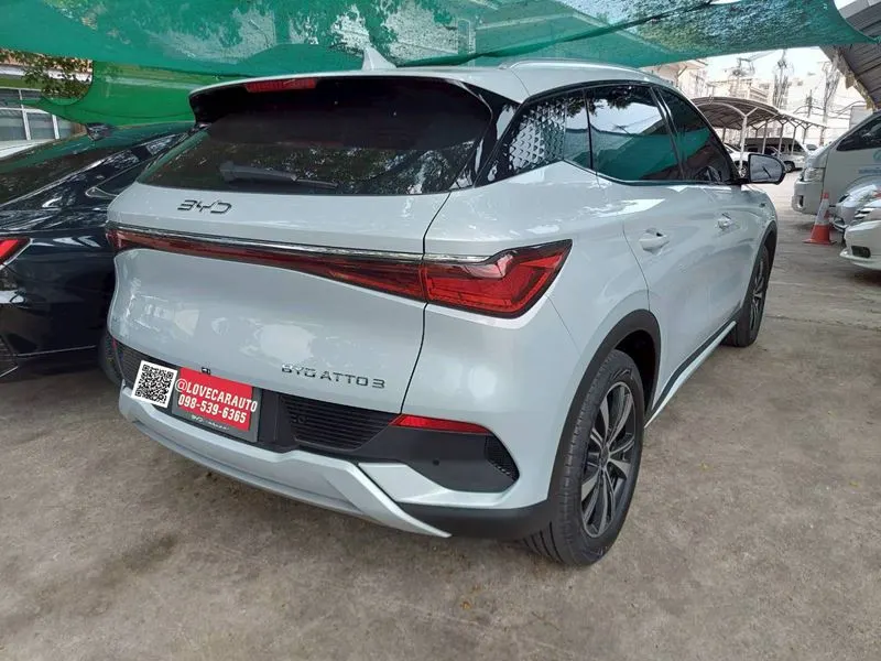 พรมปูพื้นรถยนต์ BYD Atto 3 สีดำด้ายดำ