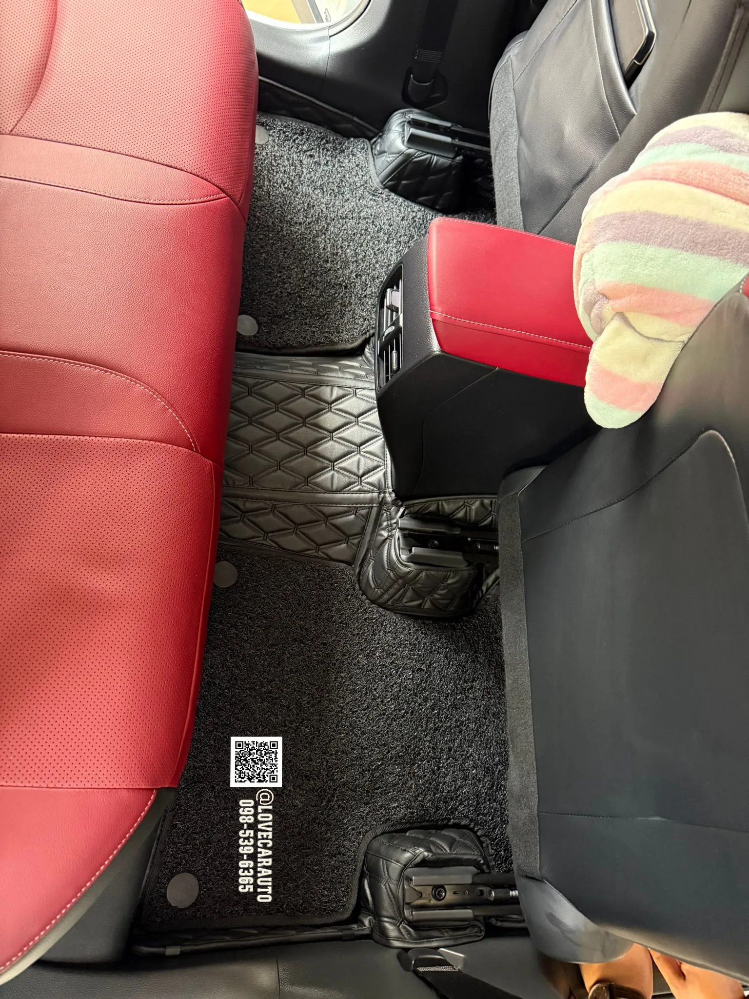 พรมปูพื้นรถยนต์ 7D Toyota Collora Cross Hybrid 2025 พรมvvip สีดำด้ายดำ + ไวนิลดำ