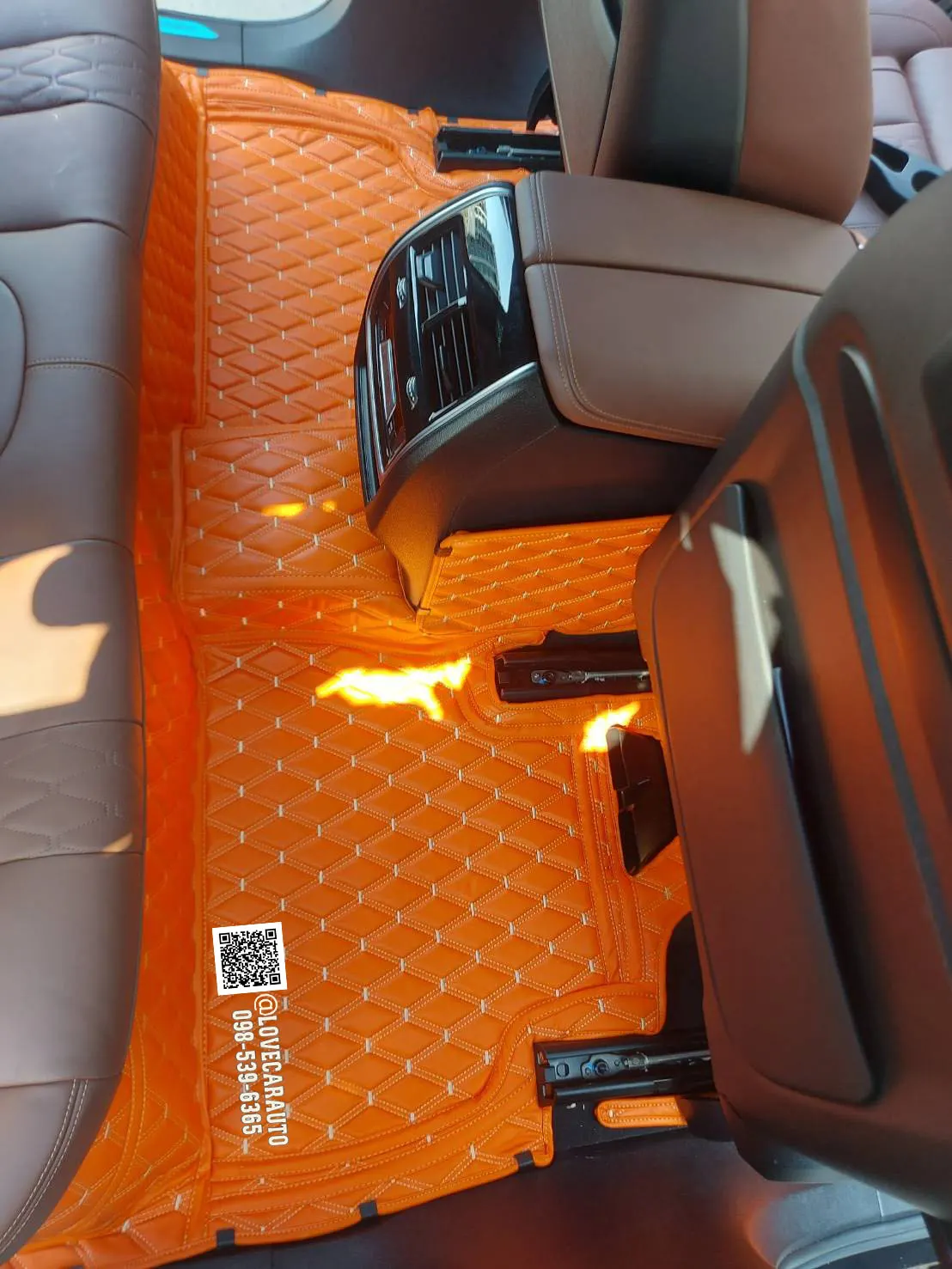 พรมปูพื้นรถยนต์ Bmw X6 2023 สีส้มด้ายทอง