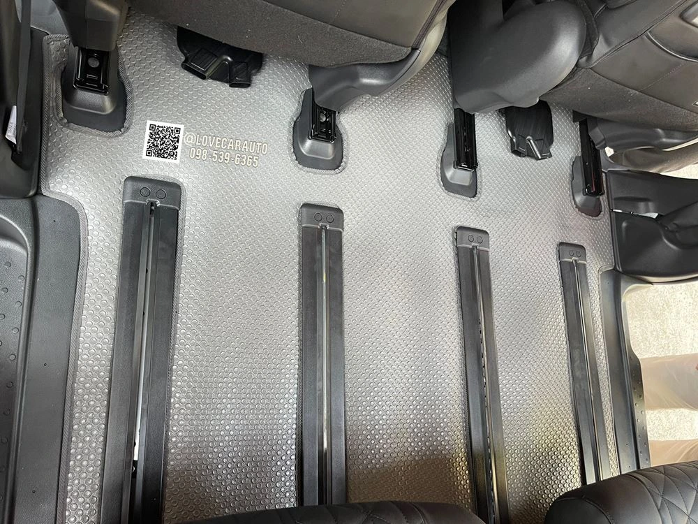 พรมปูพื้นรถยนต์ Nissan SERENA S-Hybrid Highway Star (C27) กระดุมเล็กสีเทา