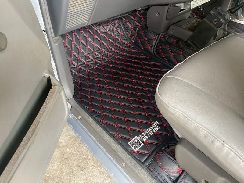 พรมปูพื้นรถยนต์ 6D Toyota Hilux Mighty-X Cab VVIP ด้ายคู่ สีดำด้ายแดง