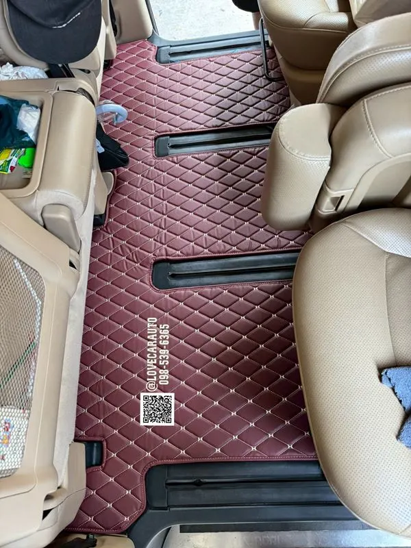 พรมปูพื้นรถยนต์ 7D Hyundai H1 Elite 2019 สีแดงเลือดหมู + ไวนิลสีครีม