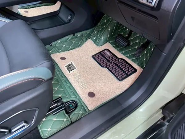 พรมปูพื้นรถยนต์ Geely Riddara 7D สีเขียวด้ายทอง เสริมดักฝุ่นสีครีม