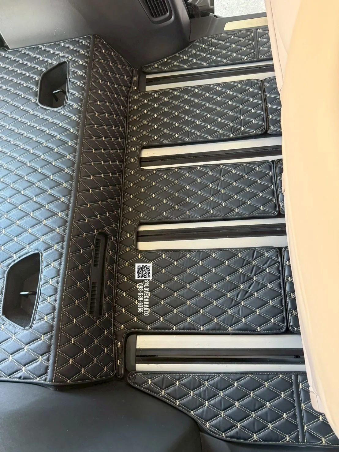 พรมปูพื้นรถตู้-Xpeng-X9-VVIP-ด้ายคู่สีดำด้ายทอง