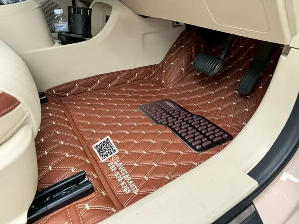 พรมปูพื้นรถยนต์ 6D Ora goodcat พรมVVIP ด้ายคู่สีน้ำตาลเข้ม
