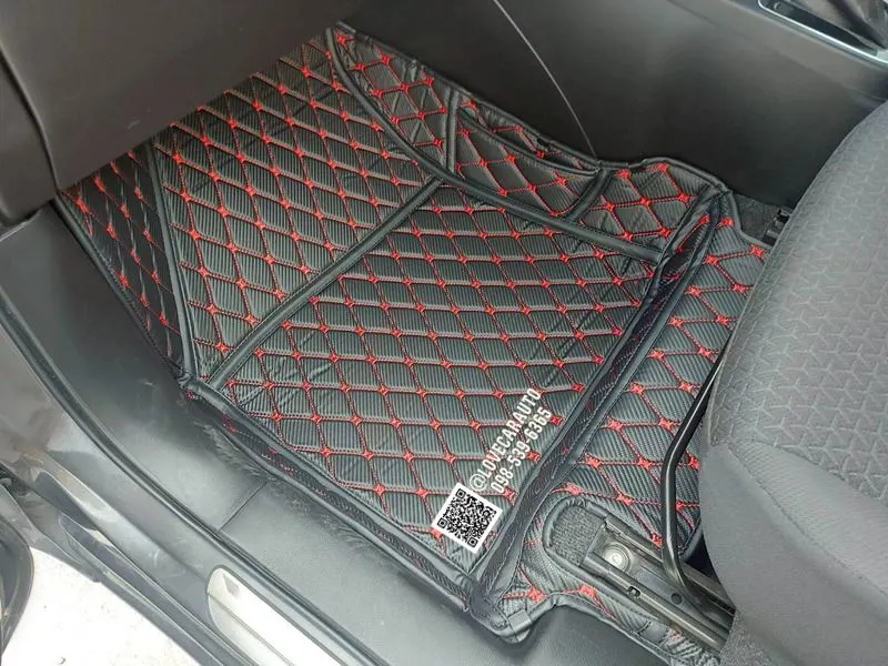 พรมปูพื้นรถยนต์6D Suzuki Swift 2020 สีดำด้ายแดงเคฟล่า