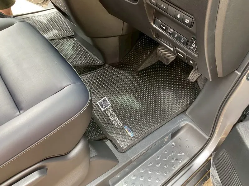 พรมกระดุมรถตู้ Nissan Serena C28 pvc ดำ