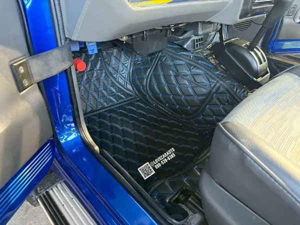 พรมปูพื้นรถยนต์ Suzuki Jimny พรมVVIPด้ายคู่สีดำด้าย น้ำเงิน