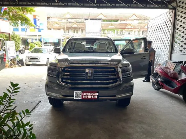 พรมปูพื้นรถยนต์ Gwm Tank500 สีน้ำเงินด้ายทอง