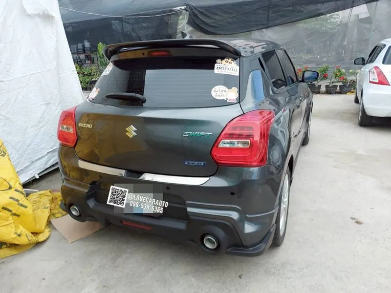 พรมปูพื้นรถยนต์6D Suzuki Swift 2020 สีดำด้ายแดงเคฟล่า