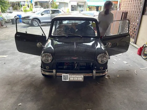 พรมปูพื้นรถยนต์ 7D Mini Austin สีดำด้ายคู่+ดักฝุ่นสีดำ
