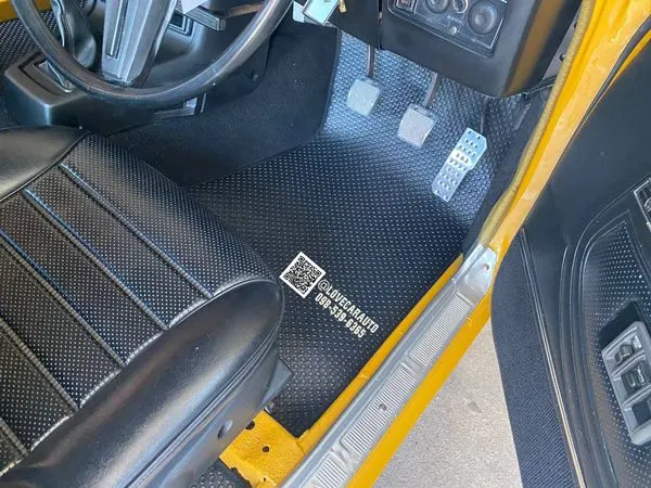 พรมปูพื้นรถยนต์ Toyota mark ii 1975 กระดุมเล็กสีดำ