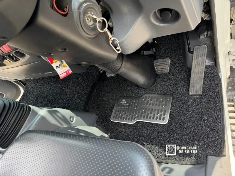 พรมปูพื้นรถยนต์ ดักฝุ่น ISUZU NLR 130 ไวนิลดำ